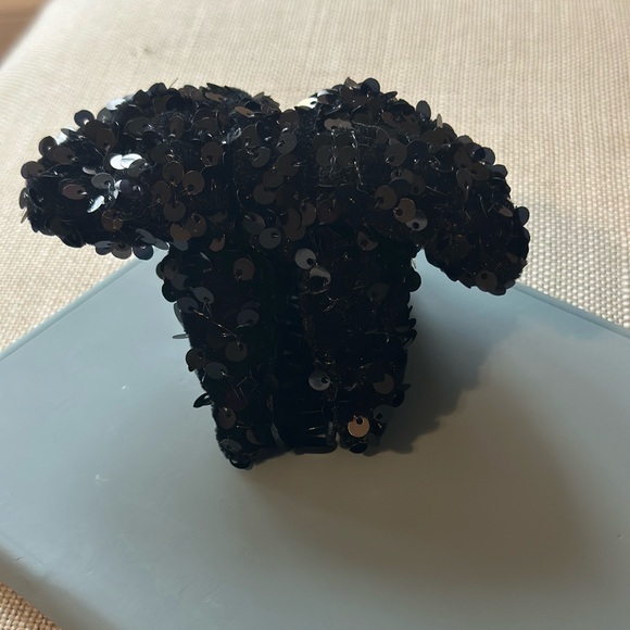 Lele Sadoughi Simone Sequin Bow Claw Clip - Picture 2 of 4